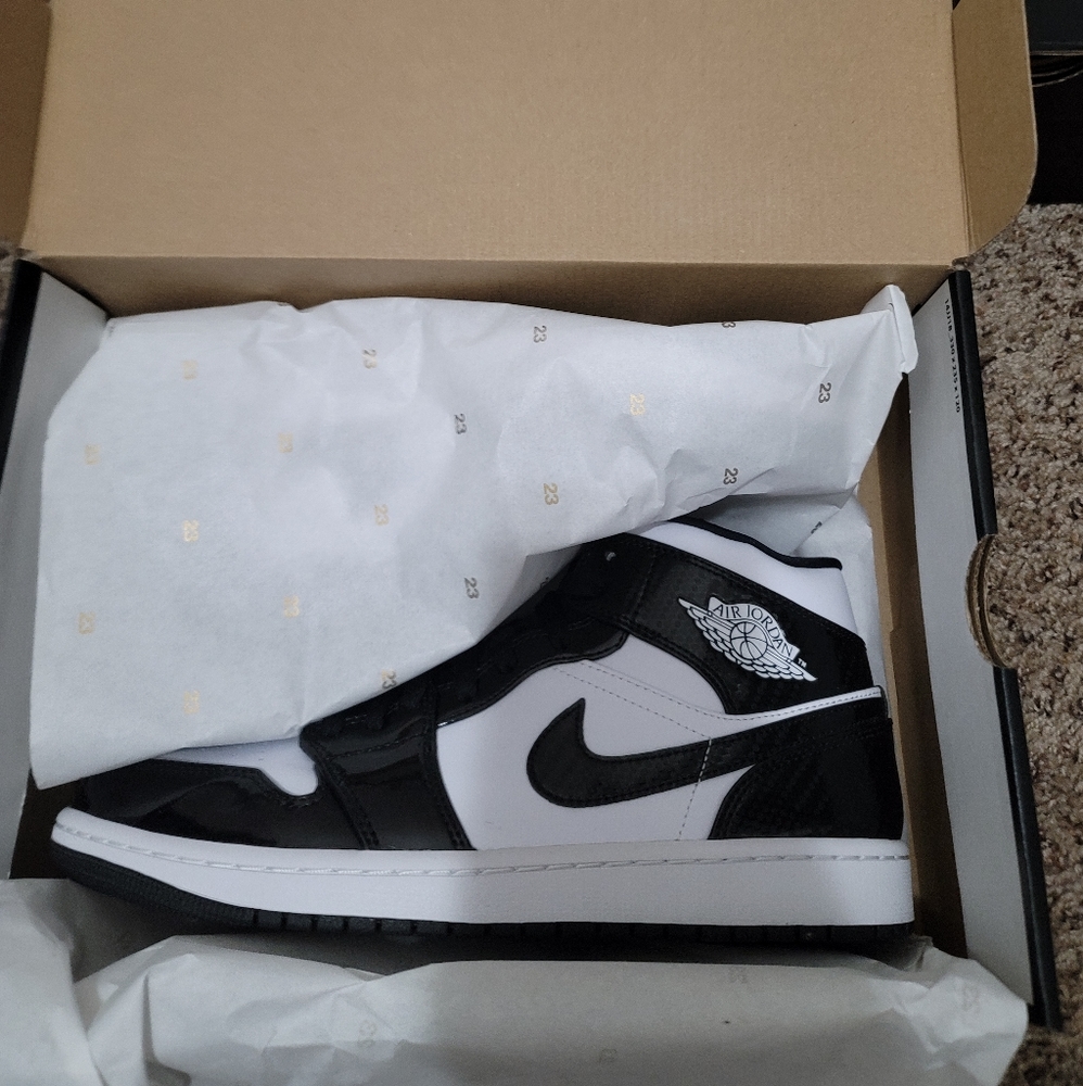 Jordan one mids All Star Weekend carbon